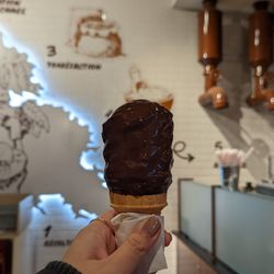 Chocolats Favoris - Chocolate dipped