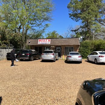 Bully's Restaurant - Exterior shot - Barbeque Near Me - Jackson, Mississippi Bully's Restaurant - Exterior shot - Barbeque Near Me - Jackson, Mississippi