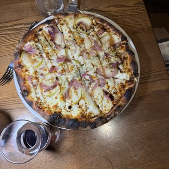 Cucina Paradiso - Pear Pizza - Italian Near Me - Oak Park, Illinois Cucina Paradiso - Pear Pizza - Italian Near Me - Oak Park, Illinois