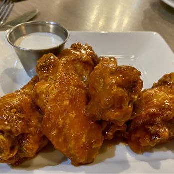 Pizza Nova - 6 large wings, just $6.25 on happy hour - Italian Near Me - San Marcos, California
