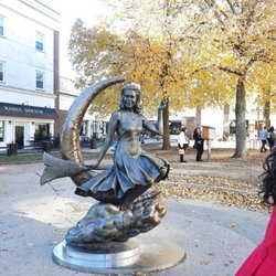 Bewitched Statue - The witch is in, lol