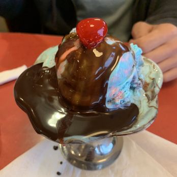 Friendly's - American Near Me - Johnstown, New York Friendly's - American Near Me - Johnstown, New York