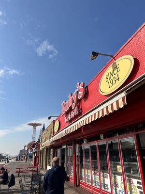 Ruby's Bar & Grill by null