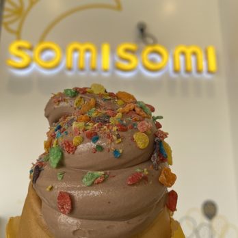 Somisomi - Ah-bong nutella filled with chocolate swirly and fruity pebbles sprinkled on top - Ice Cream & Frozen Yogurt Near Me - Irvine, California