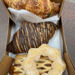Chocolate croissant Apple pastry Sugar mochi donut Jalapeño cream cheese croissant Chocolate croissant Apple pastry Sugar mochi donut Jalapeño cream cheese croissant