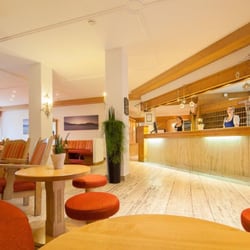 Arabella Brauneck Hotel - Lobby und Rezeption