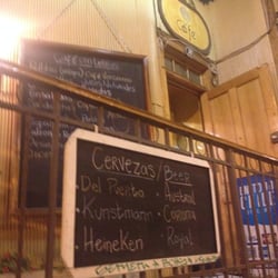 Cafe con Letras - Café con Letras en Almirante Montt. Se llega con taquicardia.