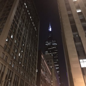 Willis Tower - The tower from a distance - Landmarks & Historical Buildings Near Me - Chicago, Illinois Willis Tower - The tower from a distance - Landmarks & Historical Buildings Near Me - Chicago, Illinois