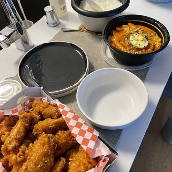 bb.q Chicken - Honey Garlic Wings, Rose Ddeok-Bokki - Chicken Wings Near Me - Cupertino, California bb.q Chicken - Honey Garlic Wings, Rose Ddeok-Bokki - Chicken Wings Near Me - Cupertino, California