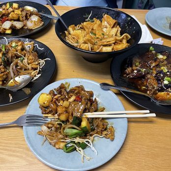 Fatman Kitchen - (Clockwise from the blue plate). My plate, kung pow chicken, Mongolian beef, xian noodles, eggplant.  Friday, Dec 12, 2925. - Chinese Near Me - Tucson, Arizona