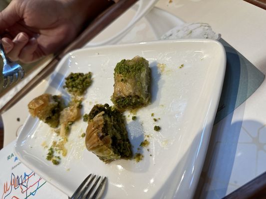 Karaköy Güllüoğlu - Nadir Güllü by null