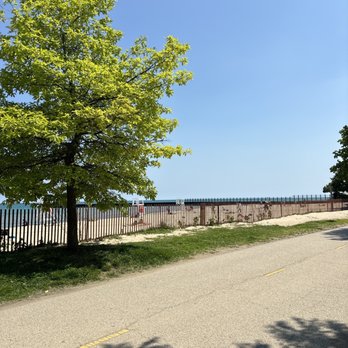 Lee Street Beach - Beaches Near Me - Evanston, Illinois Lee Street Beach - Beaches Near Me - Evanston, Illinois