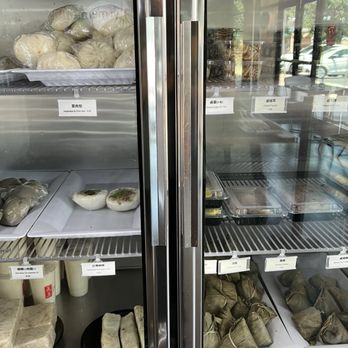 Yi Mei - Freezer containing to go food items. - Taiwanese Near Me - Chino Hills, California Yi Mei - Freezer containing to go food items. - Taiwanese Near Me - Chino Hills, California