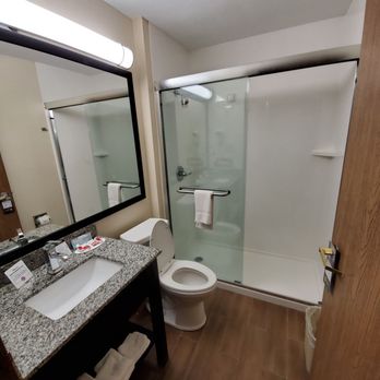 Super 8 by Wyndham Columbus West - Super clean, modern bathroom - Hotels Near Me - Columbus, Ohio