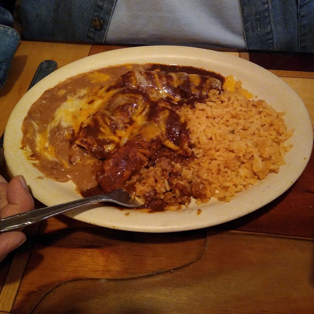 Los Mariachis Mexican Restaurant - 3 tamales, rice and beans - Mexican Near Me - Gainesville, Texas Los Mariachis Mexican Restaurant - 3 tamales, rice and beans - Mexican Near Me - Gainesville, Texas