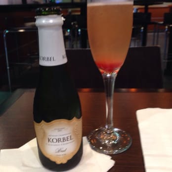 Eight Bar - strawberry bellini - Sports Bars Near Me - Oakland, California