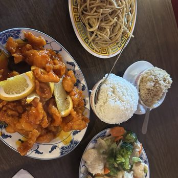 Great Village Chinese Restaurant - Chinese Near Me - Tucson, Arizona