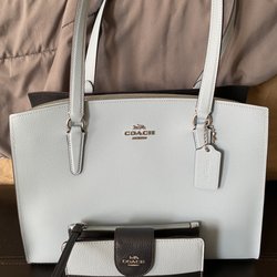 Coach Outlet Store - Purse & wallet