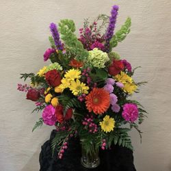 Wice/Laura's Flowers & Gifts - Spring Mixture