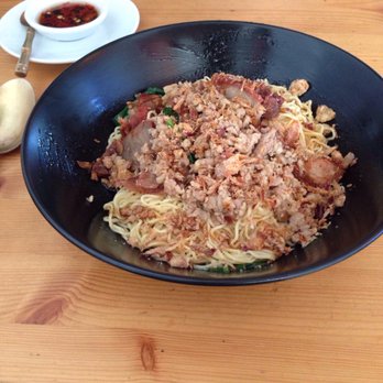 Vinvero's Cafe - Kolo mee sogood - Cafes Near Me - Scarness, QLD Vinvero's Cafe - Kolo mee sogood - Cafes Near Me - Scarness, QLD