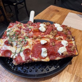 Brown Dog Pizza - Pizza Near Me - Telluride, Colorado