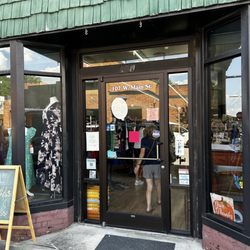 Michelle's Consignments - Entrance
