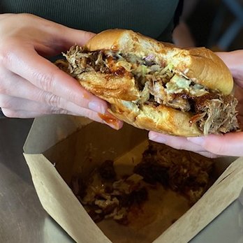 Oinkmobile - Pulled pork sandwich - Food Trucks Near Me Oinkmobile - Pulled pork sandwich - Food Trucks Near Me