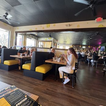 Brunches - Dining area - Breakfast & Brunch Near Me - Henrico, Virginia