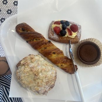 Paris Baguette - Bakeries Near Me - Buford, Georgia