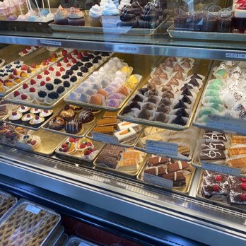 Masis Bakery - Many different varieties - Bakeries Near Me - Burbank, California