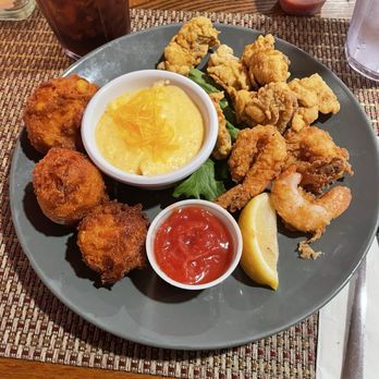 The Fishing Hole - Shrimp and Oyster Combo - New American Near Me - Milton, Florida
