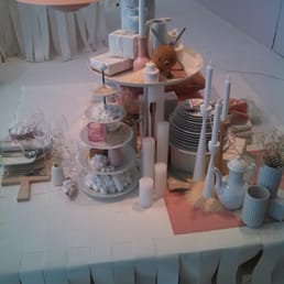 One of Illums enticing displays.