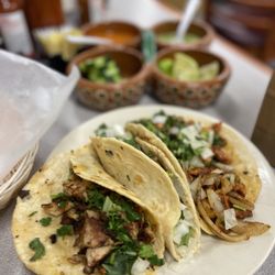 Taqueria El Molcajete - Tacos