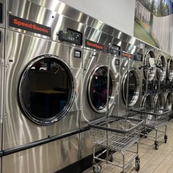Lavandería Laundromat - Dryers