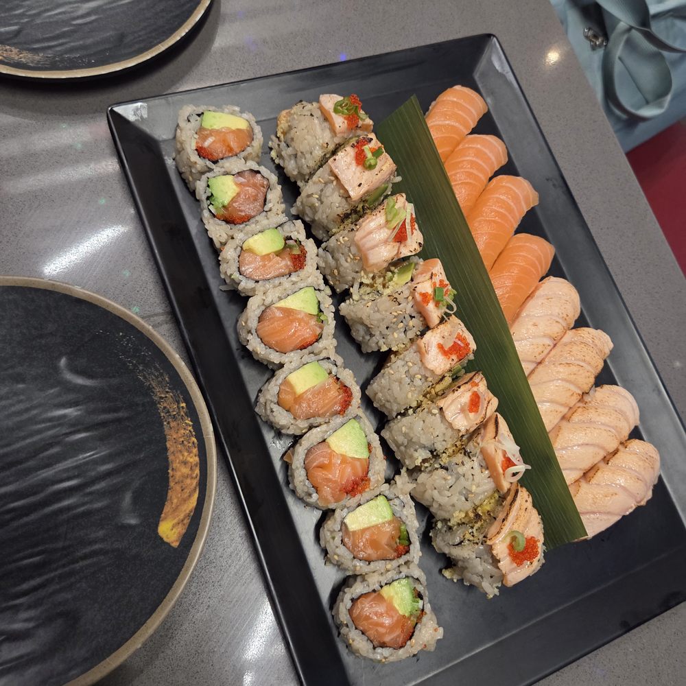 IKON Sushi Bar & Lounge - Bars Near Me - Markham, Ontario IKON Sushi Bar & Lounge - Bars Near Me - Markham, Ontario