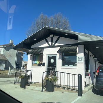 Wink’s Drinks - a car parked in front of a restaurant - Coffee & Tea Near Me - Quincy, Illinois Wink’s Drinks - a car parked in front of a restaurant - Coffee & Tea Near Me - Quincy, Illinois