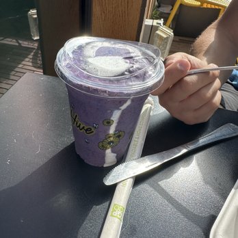 The Hive - Smoothie - Breakfast & Brunch Near Me - Marina del Rey, California The Hive - Smoothie - Breakfast & Brunch Near Me - Marina del Rey, California