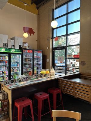 Rhino Market & Deli by null