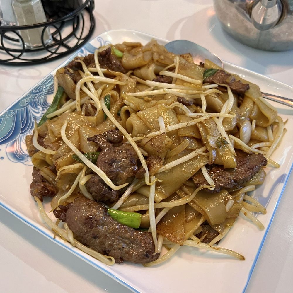 Cantonese Kitchen - Beef Chow Foon - Dim Sum Near Me - Henrico, Virginia Cantonese Kitchen - Beef Chow Foon - Dim Sum Near Me - Henrico, Virginia