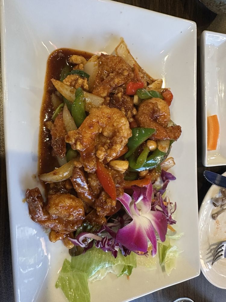 Food from Thai Rak Thai