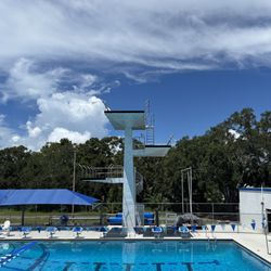 Southwest Recreation Complex - The dive tower seen from the 3m boards platform.