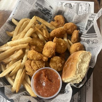 Munroe's Family Restaurant - Fried shrimp - Breakfast & Brunch Near Me - Twin Mountain, New Hampshire Munroe's Family Restaurant - Fried shrimp - Breakfast & Brunch Near Me - Twin Mountain, New Hampshire