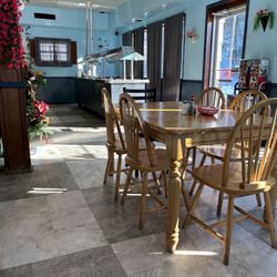 Sesame Inn - Dining area