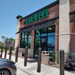 7-Eleven - Storefront