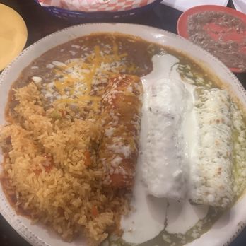 El Tapatio in Medford - 3 enchiladas combo - Mexican Near Me - Medford, Oregon
