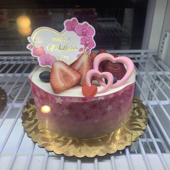 Nagomi Cake House - Mother's Day Cake. So cute and so yummy! - Patisserie/Cake Shop Near Me - Gardena, California Nagomi Cake House - Mother's Day Cake. So cute and so yummy! - Patisserie/Cake Shop Near Me - Gardena, California
