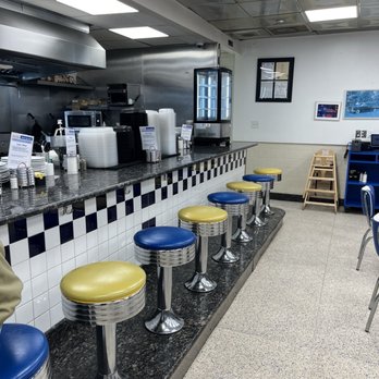 Bob & Edith's Diner - Counter seats - American Near Me - Arlington, Virginia Bob & Edith's Diner - Counter seats - American Near Me - Arlington, Virginia