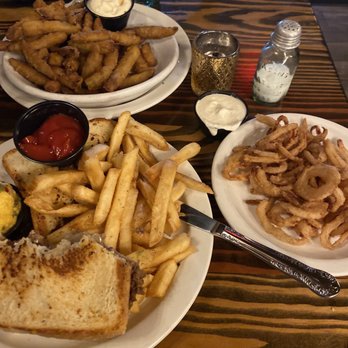 Gigglewaters - American Near Me - Safety Harbor, Florida
