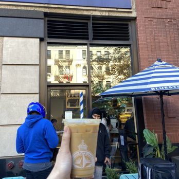 Bluestone Lane Upper West Side Café - Djerf Avenue Iced Vanilla Latte - Coffee & Tea Near Me - New York, New York Bluestone Lane Upper West Side Café - Djerf Avenue Iced Vanilla Latte - Coffee & Tea Near Me - New York, New York