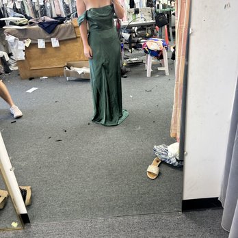 Lien Huong Alteration - Before - Sewing & Alterations Near Me - Garden Grove, California